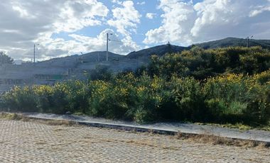 Venta de terreno de 603m2 de doble frente en la Merced Valle de los Chillos Quito,Ecuador