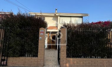 Se vende casa 4D/2B con departamento independiente 1D/1B, Jardines de Peñuelas, Coquimbo
