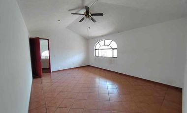 CASA EN VENTA PRIVADA LA JOYA