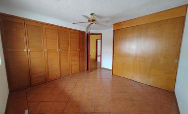 CASA EN VENTA PRIVADA LA JOYA