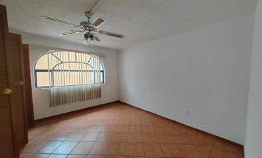 CASA EN VENTA PRIVADA LA JOYA