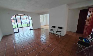 CASA EN VENTA PRIVADA LA JOYA