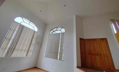 CASA EN VENTA PRIVADA LA JOYA