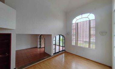 CASA EN VENTA PRIVADA LA JOYA