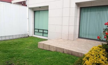 Edificio en renta con 7 oficinas o privados