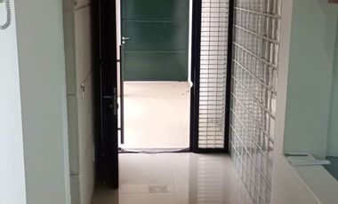 Edificio en renta con 7 oficinas o privados