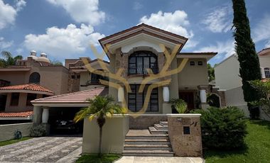 CASA EN VENTA EN PUERTA DE HIERRO