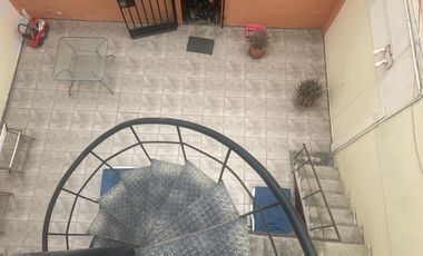 VENDO LINDA CASA CALLE TRANQUILA Y CENTRICA EN LOS CEDROS DE VILLA CHORRILLOS