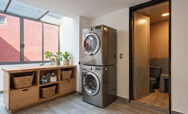 Penthouse de dos niveles con excelente ubicación