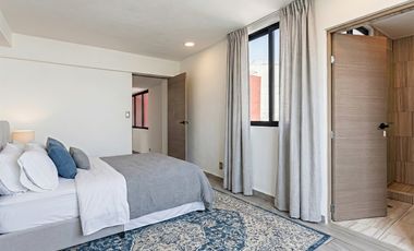 Penthouse de dos niveles con excelente ubicación