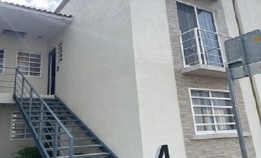 D020 RENTA DEPARTAMENTO VILLAS SANTIGO CERCA DE TODO SEMIAMUEBLADO