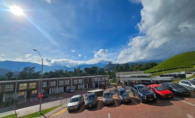 VENDO CASA CONSTRUCION RECIENTE  RODEADA DE NATURALEZA EN CONJUNTO CERRADO EN LA FLORIDA, MANIZALES