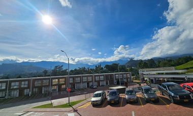 VENDO CASA CONSTRUCION RECIENTE  RODEADA DE NATURALEZA EN CONJUNTO CERRADO EN LA FLORIDA, MANIZALES