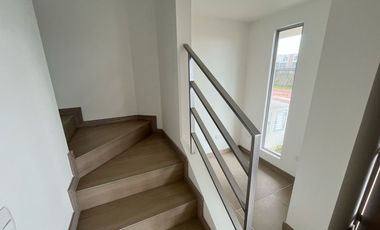 VENDO CASA ALTOVERDE, CHINCHINA, CALDAS.