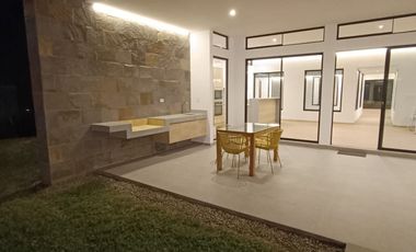 Hermosa casa de estreno en Condominio La Quebrada en Cieneguilla