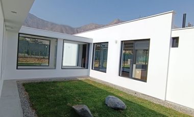 Hermosa casa de estreno en Condominio La Quebrada en Cieneguilla