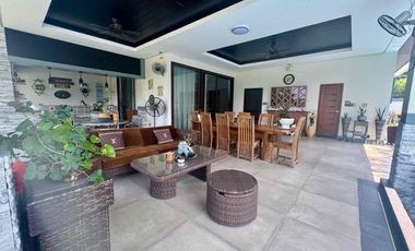 Beautiful modern Fairway Villa Manila Southwoods
