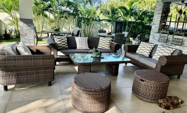 Beautiful modern Fairway Villa Manila Southwoods