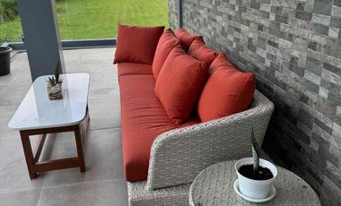 Beautiful modern Fairway Villa Manila Southwoods