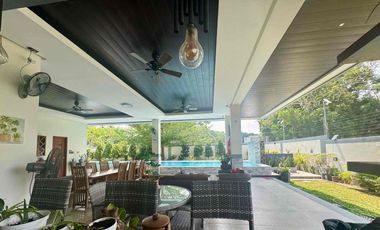 Beautiful modern Fairway Villa Manila Southwoods