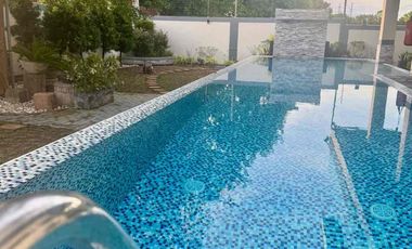 Beautiful modern Fairway Villa Manila Southwoods
