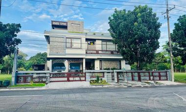 Beautiful modern Fairway Villa Manila Southwoods