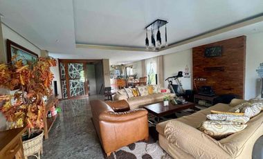 Beautiful modern Fairway Villa Manila Southwoods