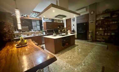 Beautiful modern Fairway Villa Manila Southwoods