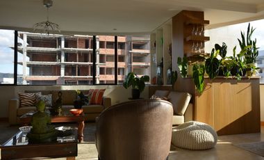 🏙️En Venta Penthouse Dúplex de 3 Dormitorios con Terraza y Vista al Río Tomebamba - Paseo 3 de Noviembre / Zona Rosa