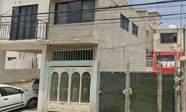 CASA EN VENTA  CON EXCELENTE EN UBUCACION, CUAUTITLAN IZCALLI PARQUES	EDO. MEX	CUAUTITLAN IZCALLI	EDO. MEX	C.P.54720