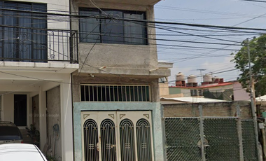 CASA EN VENTA  CON EXCELENTE EN UBUCACION, CUAUTITLAN IZCALLI PARQUES	EDO. MEX	CUAUTITLAN IZCALLI	EDO. MEX	C.P.54720