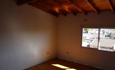 COMPLEJO 4 DUPLEX Y GALPÓN DE 200m² - HURLINGHAM
