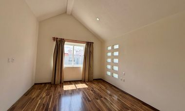 CASA EN RENTA EN BOSQUES DE METEPEC AMUEBLADA O SIN AMUEBLAR