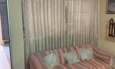 VENTA DE CASA EN URB. PANAMERICANA NORTE. 434 M2. 3 PISOS MAS AZOTEA. A UNA CUADRA DE LA AUTOPISTA PANAMERICANA NORTE.