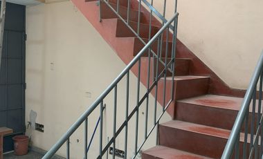 VENTA DE CASA EN URB. PANAMERICANA NORTE. 434 M2. 3 PISOS MAS AZOTEA. A UNA CUADRA DE LA AUTOPISTA PANAMERICANA NORTE.