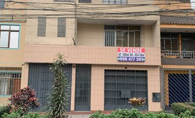 VENTA DE CASA EN URB. PANAMERICANA NORTE. 434 M2. 3 PISOS MAS AZOTEA. A UNA CUADRA DE LA AUTOPISTA PANAMERICANA NORTE.