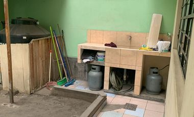 VENTA DE CASA EN URB. PANAMERICANA NORTE. 434 M2. 3 PISOS MAS AZOTEA. A UNA CUADRA DE LA AUTOPISTA PANAMERICANA NORTE.