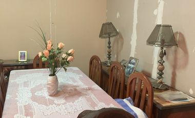 VENTA DE CASA EN URB. PANAMERICANA NORTE. 434 M2. 3 PISOS MAS AZOTEA. A UNA CUADRA DE LA AUTOPISTA PANAMERICANA NORTE.