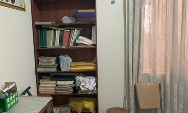 VENTA DE CASA EN URB. PANAMERICANA NORTE. 434 M2. 3 PISOS MAS AZOTEA. A UNA CUADRA DE LA AUTOPISTA PANAMERICANA NORTE.