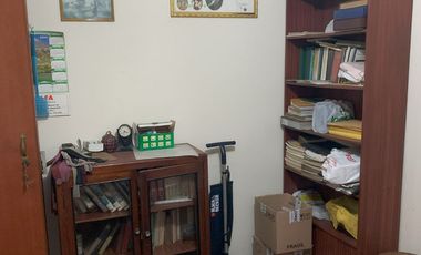 VENTA DE CASA EN URB. PANAMERICANA NORTE. 434 M2. 3 PISOS MAS AZOTEA. A UNA CUADRA DE LA AUTOPISTA PANAMERICANA NORTE.