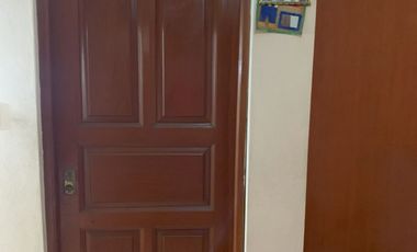 VENTA DE CASA EN URB. PANAMERICANA NORTE. 434 M2. 3 PISOS MAS AZOTEA. A UNA CUADRA DE LA AUTOPISTA PANAMERICANA NORTE.