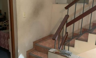 VENTA DE CASA EN URB. PANAMERICANA NORTE. 434 M2. 3 PISOS MAS AZOTEA. A UNA CUADRA DE LA AUTOPISTA PANAMERICANA NORTE.