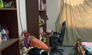 VENTA DE CASA EN URB. PANAMERICANA NORTE. 434 M2. 3 PISOS MAS AZOTEA. A UNA CUADRA DE LA AUTOPISTA PANAMERICANA NORTE.