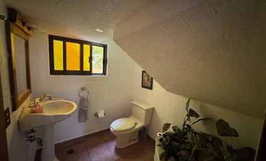 Condominio de cuatro casas estilo mexicano.