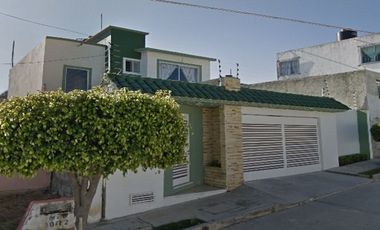 EXCELENTE CASA CON GRAN UBICACION Y GRAN PLUSVALIA AL ADQUIRIRLA MEDIANTE REMATE BANCARIO APROVECHA!!!