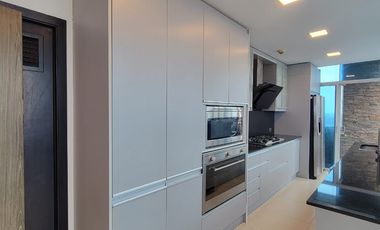 ALQUILER LUJOSO PENTHOUSE EN RIVER TOWERS, PRIMEROS KMS VIA A SAMBORONDON