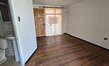 Miraflore Alto, con patio y estacionamiento