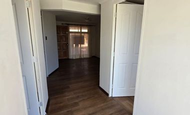 Miraflore Alto, con patio y estacionamiento