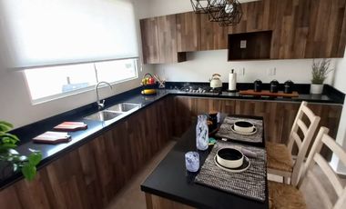 Casa en venta 3 recamaras, en Villas San Fernando, Calimaya