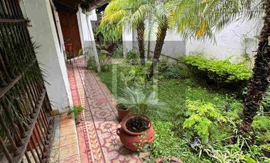 Casa Colonial en Venta en el corazón del centro de Coatepec
